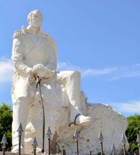 Monumento al General San Martín en Villa Nueva, Córdoba