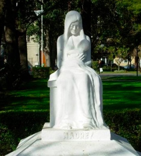 Monumento a la Madre, Plaza de Escobar