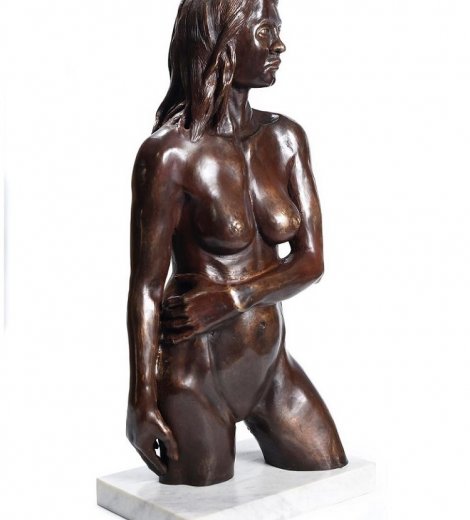 Torso en bronce “Mujer III”